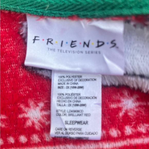 FRIENDS RED HOLIDAY ADULT SLEEPWEAR 2X FOOTLESS - Picture 9 of 11